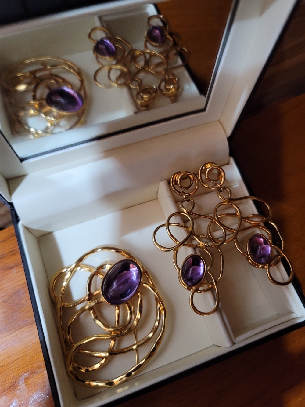 Avon Gold-Tone Purple Cabochon Brooch and Dangle Earrings Set